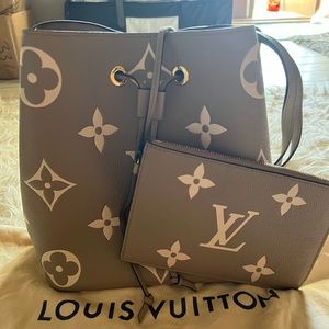 Louis Vuitton Empreinte Monogram Giant Neonoe MM with pouch, tourterelle/crème